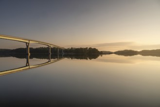 Morning atmosphere, Lövö bridge reflected in the water, Kasnäsintie, Falkö Fjord, Kasnäs, Hitis