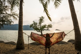 Tree in the sea, The Lonely Tree in the Sea, sunset, Klong Son Beach, Ko Chang, Koh Chang, Mu Ko