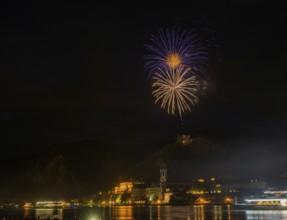 Solstice fireworks with a view of Dürnstein, Rossatz-Arnsdorf, Lower Austria, Austria