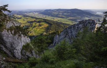 Hiking trail to the Schober with a view to Thalgau, Osterhorn group, Salzkammergut, Salzburg