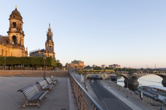 Brühl's Terrace, Ständehaus, Hofkirche, Semperoper, Terrassenufer, Augustusbrücke and Elbe in the