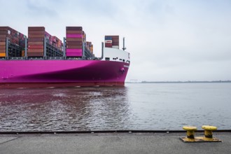 Container ship on the Elbe in the port of Hamburg, container, container ship, customs, maritime
