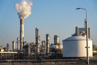 Lyondell Chemical Netherlands BV, chemical plant, joint venture between LyondellBasell and