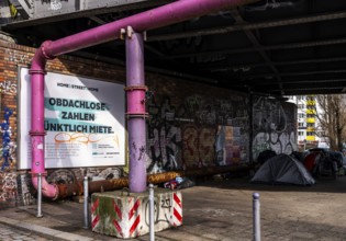 Waste and rubbish collection point, homeless people under the Jannowitzbrücke, Berlin, Germany