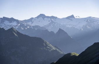 Alpine panorama, view from the Bachlenkenkopf, Großer Geiger and Großvenediger, high mountains,