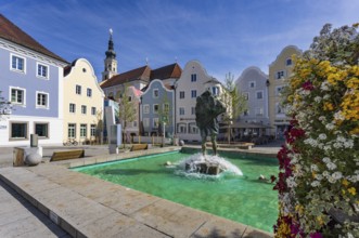Chistopherus Fountain, Upper Town Square with Parish Church, Schärding am Inn, Innviertel, Upper