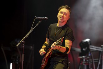 Tim McIlrath, singer, guitarist, Rise Against, indie rock band, USA, tour 2025, concert, 12