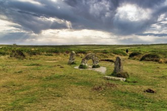 Mên-an-Tol, Men an Tol, Hole Stone in a Field, Bronze Age Megalith, Menhirs, Penzance, Cornwall,