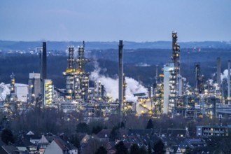 Ruhr Öl GmbH, BP Gelsenkirchen refinery, in GE-Horst, production of products from mineral oil,