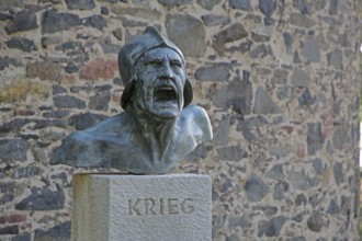 Memorial against war by Richard Biringer 1928, symbol for peace, war memorial, bronze sculpture,