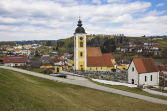 View of the village, parish church, Niederwaldkirchen, Mühlviertel, Upper Austria, Austria