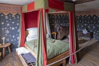 Interior view, bedroom, bed, birthplace of William Shakespeare, Stratford-upon-Avon, Warwickshire,