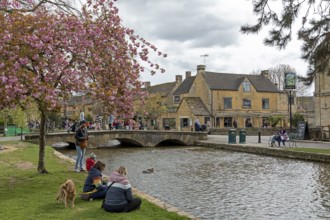 Bridge, House, Ristorante Venezia, People, River Windrush, Bourton-on-the-Water, The Cotswolds,