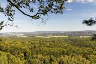 On the Großer Zschirnstein, view of the Falkenstein and the Schrammsteine, Reinhardtsdorf-Schöna,