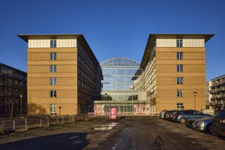 Employment Agency, modern architecture, car park, deep blue sky, cloudless, Hafenstraße,