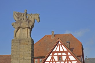 War memorial with equestrian figure from World War 1, equestrian statue, horse figure,