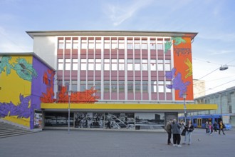 Mural by KolorCubes for documenta fifteen, 15, street art, graffiti, pedestrian, pedestrian zone,