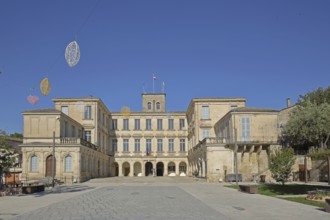 Château de Simiane, pennant chain, decoration, castle, chateau, Valréas, Valreas, Vaucluse,