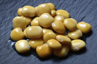 Lupine (Lupinus), cooked and pickled lupine seed