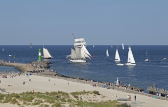 Sailing ships, pier lights, Unterwarnow, Hanse Sail, Warnemünde, Rostock, Mecklenburg-Western