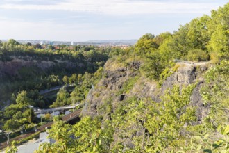 Viewpoint above the Felsenkeller in the Plauenscher Grund, the valley of the Weißeritz with rocks,