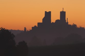 Münzenberg Castle in front of sunrise, silhouette, mood, dawn, Wetterau, Hesse, Germany