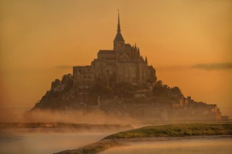 France, Normandy, Le Mont-Saint-Michel at sunrise, Normandy, France
