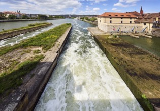 River Main, barrage, general architecture, hilly landscape, forest, total blue sky, cumulus clouds,