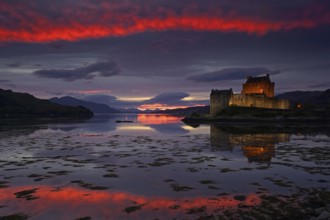 Castle Eilean Donan in Scotland, evening mood, sunset, Scotland, United Kingdom
