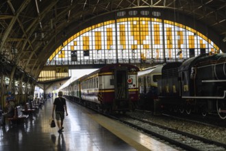 Bangkok, Thailand. February 16th 2025. A local train passenger at the Hua Lamphong Railway Station,