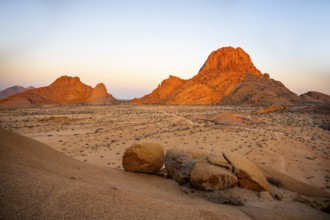 Sunset at Spitzkoppe, Pontok Mountains, Große Spitzkoppe, Große Spitzkuppe Nature Reserve, Namibia