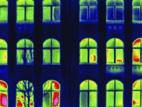 Thermal image or thermography, symbolic photo, interpolated. The photo shows areas of heat loss in