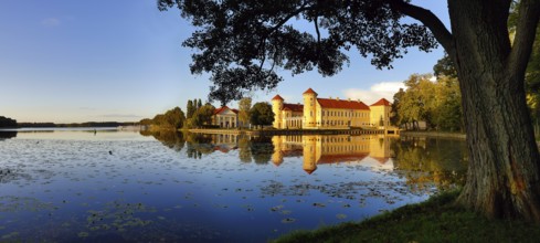 Rheinsberg Castle, lakeside with Lake Grienerick, Ostprignitz-Ruppin district, prime example of