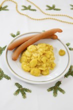 Swabian cuisine, potato salad with string sausages, Wienerle, Wiener sausages, thin boiled sausage,