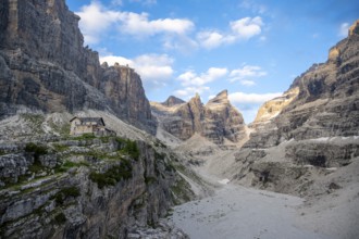 Rifugio Alberto e Maria ai Brentei, Castelletto Superiore and Cima Sella mountain peaks, Bocca di
