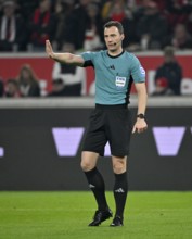 Referee Referee Felix Zwayer Gesture Gesture MHPArena, MHP Arena Stuttgart, Baden-Württemberg,