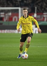 Nico Schlotterbeck Borussia Dortmund BVB (04) on the ball DFB Cup, MHPArena, MHP Arena Stuttgart,