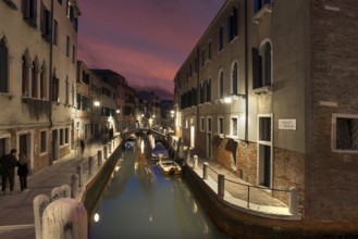 Quiet evening mood on a side canal in the Dorsodoro district, Venice, Veneto, Italy