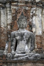 Buddha statue in Wat Mahathat Ayutthaya, Temple of the Great and Holy Relic, Ayutthaya, Ayutthaya