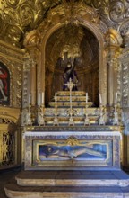 Interior view, side altar chapel, Capela do Senhor dos Passos, monastery church Igreja Santa Maria