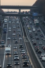 Motorway A3 between Düsseldorf and Leverkusen, near Erkrath, freeing of the hard shoulder during