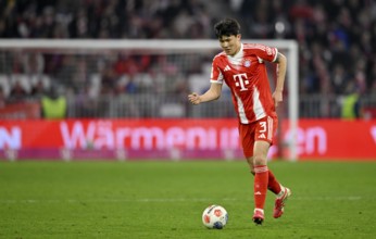 Min-jae Kim FC Bayern Munich FCB (03) Action on the ball Football Bundesliga, Allianz Arena,