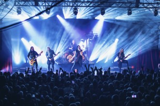 Henrik Sandelin (bassist), Jonas Kungen Jarlsby (guitarist), John Alfredsson (drummer), Johannes