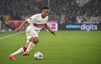 Jamie Leweling VfB Stuttgart (18) dynamic action on the ball MHPArena, MHP Arena Stuttgart,