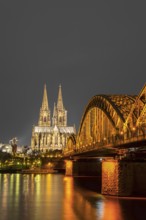 Hohenzollernbruecke, Rhine, Museum Ludwig with Philharmonie, Cologne Cathedral, Cologne, Rhineland,