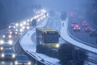 Winter weather, motorway traffic, A40 motorway, Ruhrschnellweg, in Essen, at the Essen-East