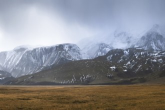 Experience the breathtaking beauty of Iceland's Highlands, featuring vast plains and majestic