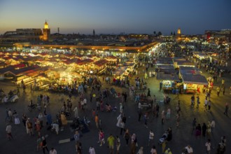 Place Djemma el-Fna, Gauklerplatz, UNESCO World Heritage Site, sunset, Marrakech, Morocco
