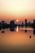 View over the Spree to Oberbaum Bridge during sunrise, Berlin, 09/02/2025, Berlin, Berlin, Germany