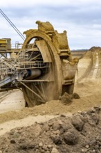 Opencast lignite mine Garzweiler 2, bucket wheel excavator 261 excavating the surface, at the rest
